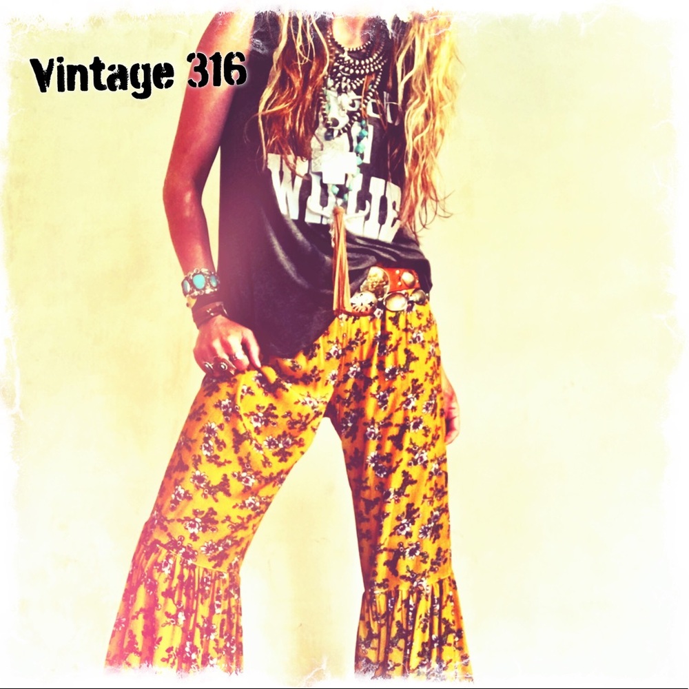 Raised on Willie Graphic Tee - Picture 4 of 4